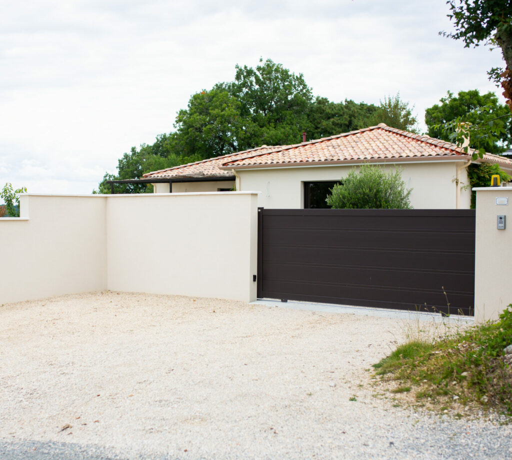 PASSEDAT-Création-Jardin-Aménagement-entrée-maçonnerie-pose-portail-automatique-alu-46